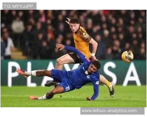 足总杯精彩对决里昂与波尔图激战成平局帽子戏法引发全场热烈反响