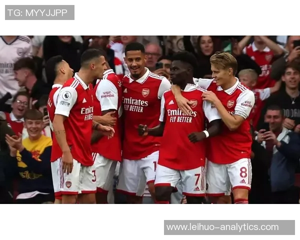 足总杯激战阿森纳与拜仁战平红牌事件引发全场热议与争论